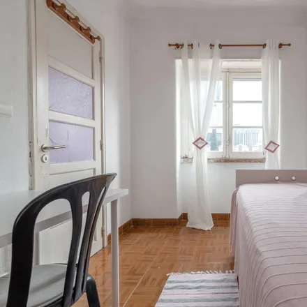 Rent this 5 bed room on Xenos_Barber in Rua do Arco do Carvalhão, 1070-219 Lisbon