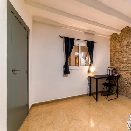 Rent this 5 bed room on Carrer de Sant Antoni Abat in 08001 Barcelona, Spain