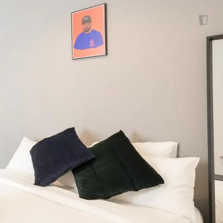 Rent this 6 bed room on Madrid in Dos Naciones, Calle del Conde de Romanones