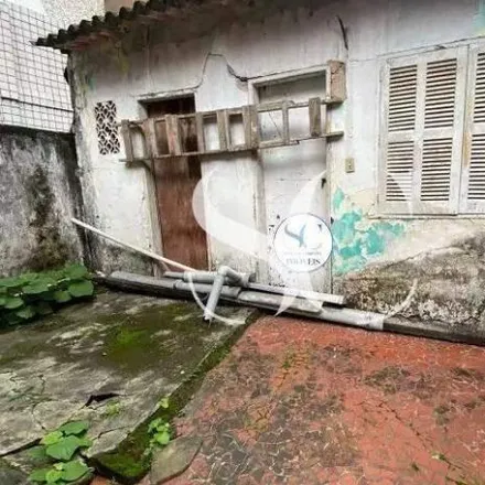 Rent this 3 bed house on Avenida Marechal Floriano Peixoto in Gonzaga, Santos - SP