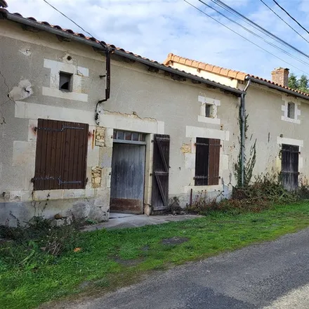 Buy this studio house on 7 Route de la Mairie in 16350 Chassiecq, France