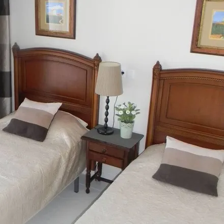 Rent this 2 bed duplex on 17130 Torroella de Montgrí