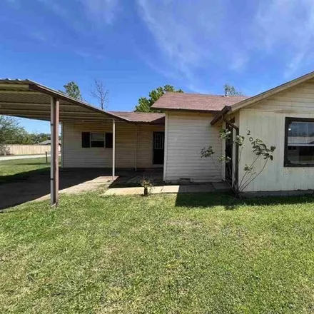 Image 2 - 323 East China Street, Holliday, Archer County, TX 76366, USA - House for rent