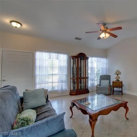 Image 5 - 4398 South Canal Circle, Waterway Estates, Lee County, FL 33903, USA - House for sale