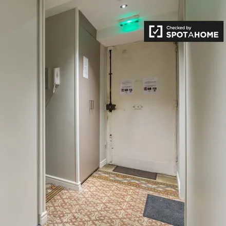 Image 15 - 1 Place des Capucins, 69001 Lyon 1er Arrondissement, France - Apartment for rent