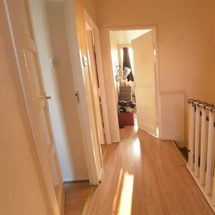 Image 7 - Bevin Court, Bevin Way, London, WC1X 9HD, United Kingdom - Apartment for rent