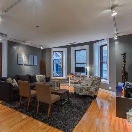 Image 2 - 550-568 West Surf Street, Chicago, IL 60657, USA - House for sale