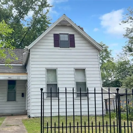 Buy this 3 bed house on 4401 Minnesota Avenue in St. Louis, MO 63111