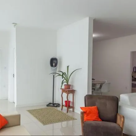 Rent this 5 bed house on Rua Cáspio in Centro, São Bernardo do Campo - SP