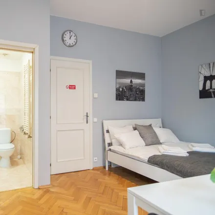 Image 4 - Orebitská 66/6, 130 00 Prague, Czechia - Apartment for rent