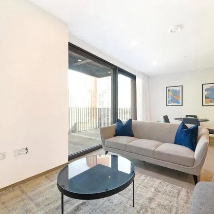 Image 2 - One Embassy Gardens, 1 Viaduct Gardens, Nine Elms, London, SW11 7EN, United Kingdom - Apartment for rent