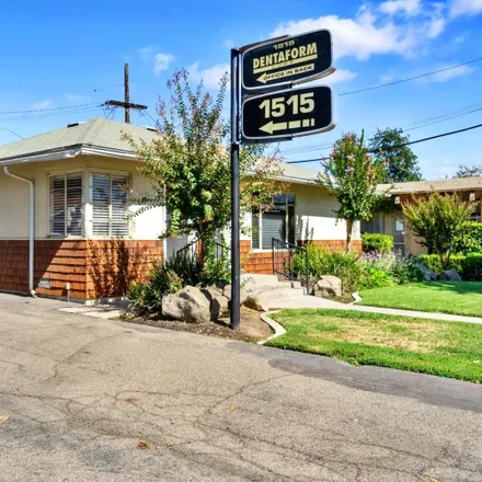 Image 2 - 1535 East Olive Avenue, Fresno, CA 93728, USA - House for sale