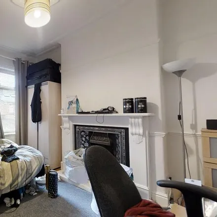 Image 6 - Guest Road, Sheffield, S11 8UJ, United Kingdom - Townhouse for rent