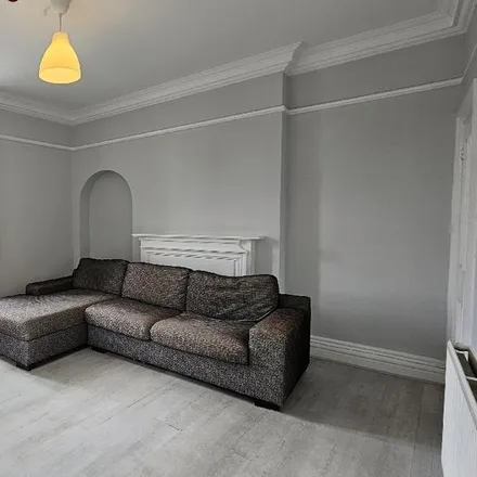 Rent this 4 bed apartment on 412 Hackney Road in London, E2 9AQ