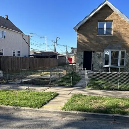 Buy this 5 bed house on 736 West 47th Place in Chicago, IL 60609