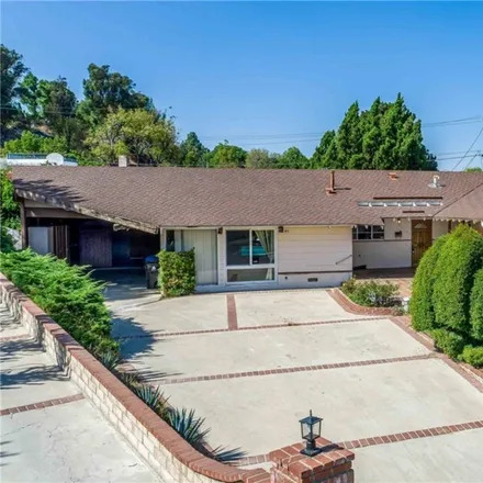 Image 1 - 17165 Midwood Drive, Los Angeles, CA 91344, USA - House for sale