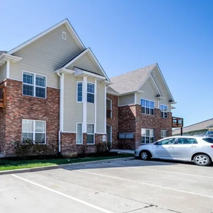 Buy this 2 bed condo on 5350 Pebble Beach Drive in Columbia, MO 65201