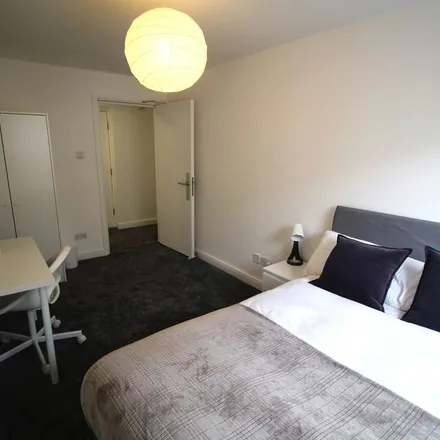 Image 5 - Samara Plaza, Clarendon Road, Leeds, LS2 9DT, United Kingdom - Apartment for rent