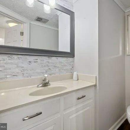 Image 6 - 19522 White Saddle Drive, Germantown, MD 20874, USA - Townhouse for sale