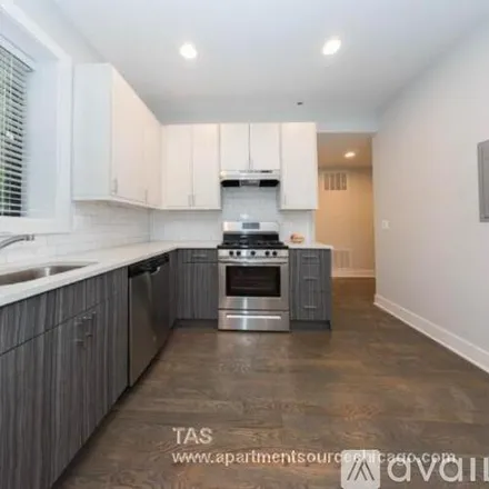 Image 1 - 2618 N Rockwell St, Unit 2F - Apartment for rent