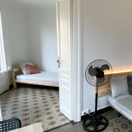 Rent this 4 bed room on Carrer de Casanova in 109, 08001 Barcelona
