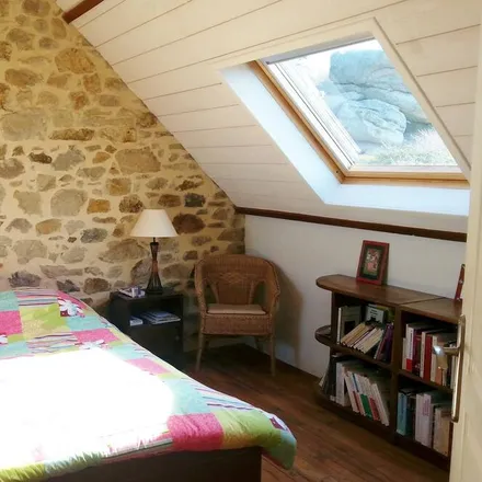 Rent this 3 bed house on 29680 Roscoff