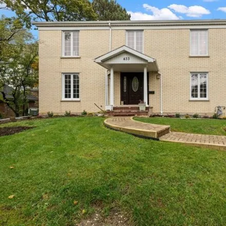 Rent this 4 bed house on 433 Hillside Drive in Ravinia, Highland Park