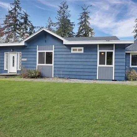 Buy this 3 bed house on 9805 North Lake Drive Southwest in Lakewood, WA 98498