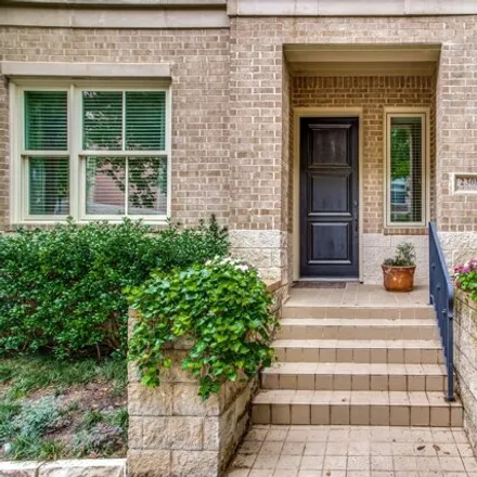 Image 2 - 2338 Worthington Street, Dallas, TX 75204, USA - Townhouse for rent