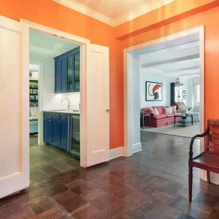 Image 5 - 70 East 96th Street, New York, NY 10128, USA - Apartment for sale