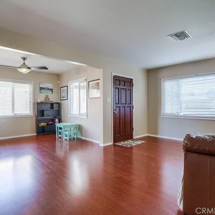 Image 3 - 4419 Knoxville Avenue, Lakewood, CA 90713, USA - House for sale