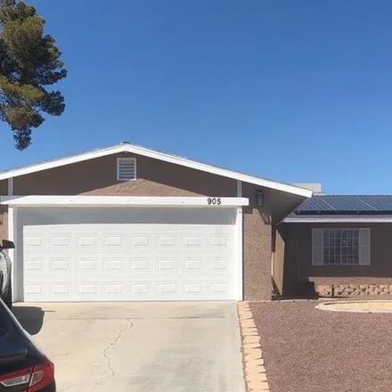 Rent this 3 bed house on 905 Ocotillo Drive