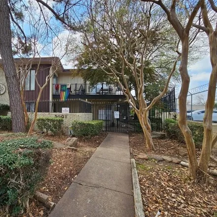 Rent this 1 bed condo on 4301 Westside Drive in Highland Park, Dallas County