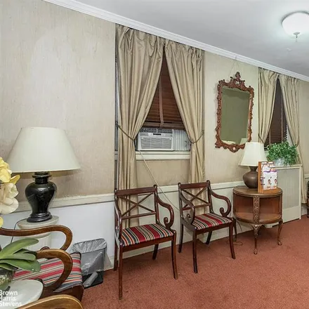 Image 3 - 5 EAST 84TH STREET MEDICAL in New York - House for sale