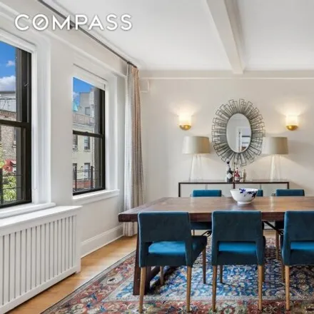 Image 2 - 151 West 74th Street, New York, NY 10023, USA - Apartment for sale