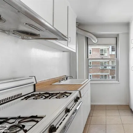 Image 7 - 570 GRAND STREET H607 in Lower East Side - Apartment for sale