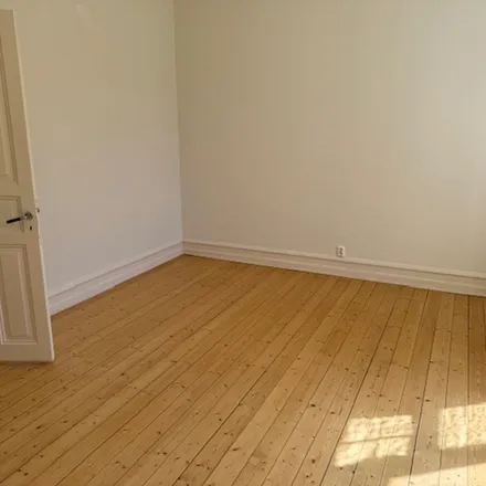 Rent this 4 bed apartment on Tegnérgatan in 216 14 Malmo, Sweden