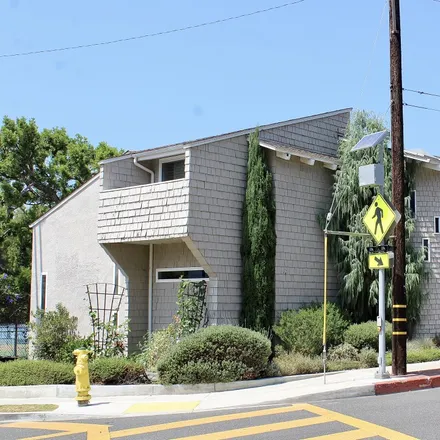 Rent this 4 bed house on 215 South Valley Drive in Manhattan Beach, CA 90266