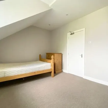 Rent this 3 bed apartment on Ecclesall Road/Carrington Road in Ecclesall Road, Sheffield
