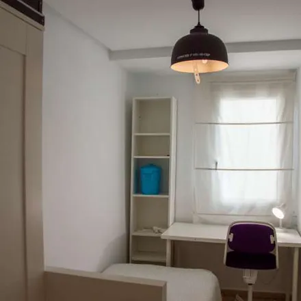 Rent this 5 bed apartment on Avinguda de Valladolid in 27, 46020 Valencia