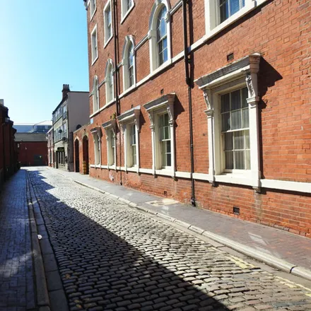 Rent this 1 bed room on Robinson Row in Hull, HU1 2RR