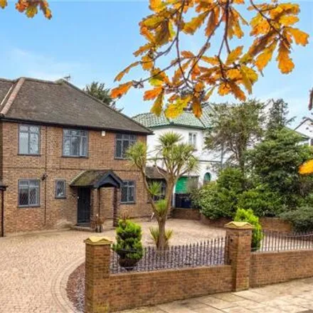 Buy this 6 bed house on 83 Lyonsdown Road in Oakleigh Park, London