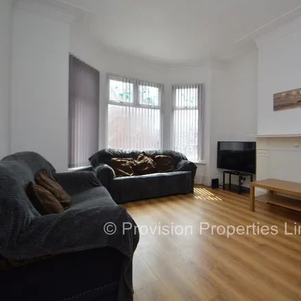Rent this 6 bed townhouse on 27 Chestnut Avenue in Leeds, LS6 1BA