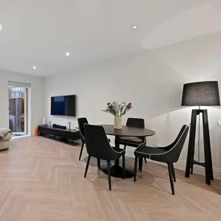 Image 1 - Church Hill Road, London, SM3 8LB, United Kingdom - Apartment for sale