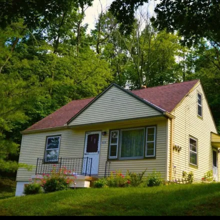 Rent this 3 bed house on 515 Cleveland Ave