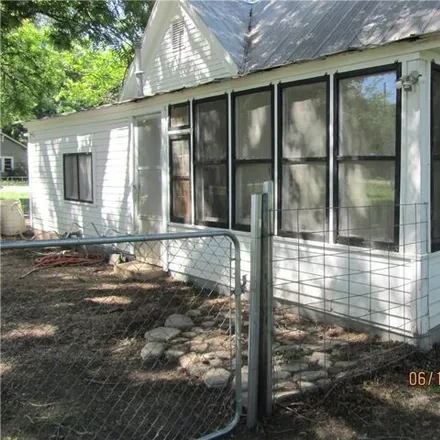 Image 3 - North 2nd Street, Walnut Springs, Bosque County, TX 76690, USA - House for rent
