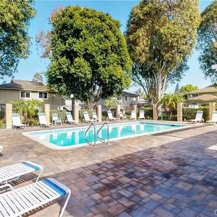Image 9 - 4612 Via Vista Circle, Huntington Beach, CA 92649, USA - Apartment for rent