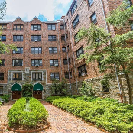 Buy this 1 bed condo on 3901 Connecticut Avenue Northwest in Washington, DC 20015