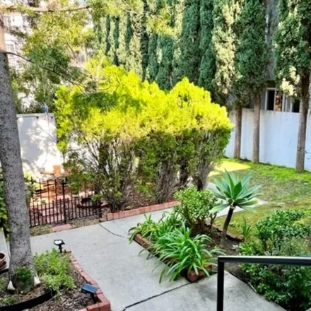 Image 2 - 1735 Malcolm Avenue, Los Angeles, CA 90024, USA - Townhouse for rent