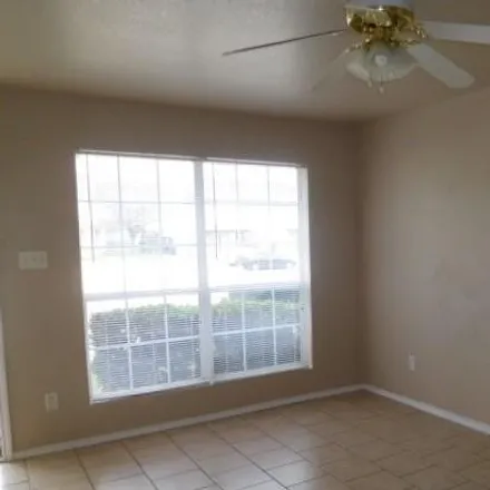 Image 3 - 4300 July Drive, Killeen, TX 76549, USA - Duplex for sale